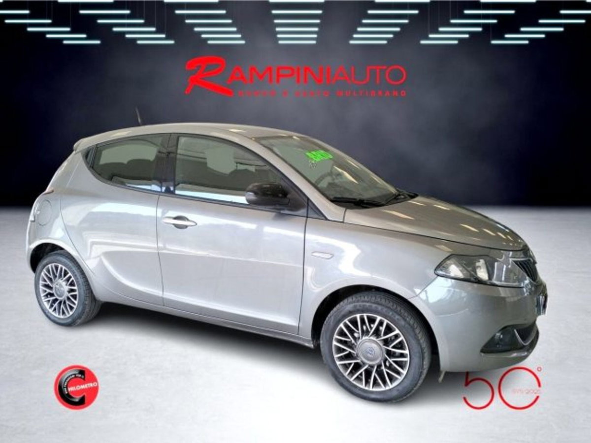 Lancia Ypsilon 1.0 FireFly 5 porte S&S Hybrid Gold Plus (7)