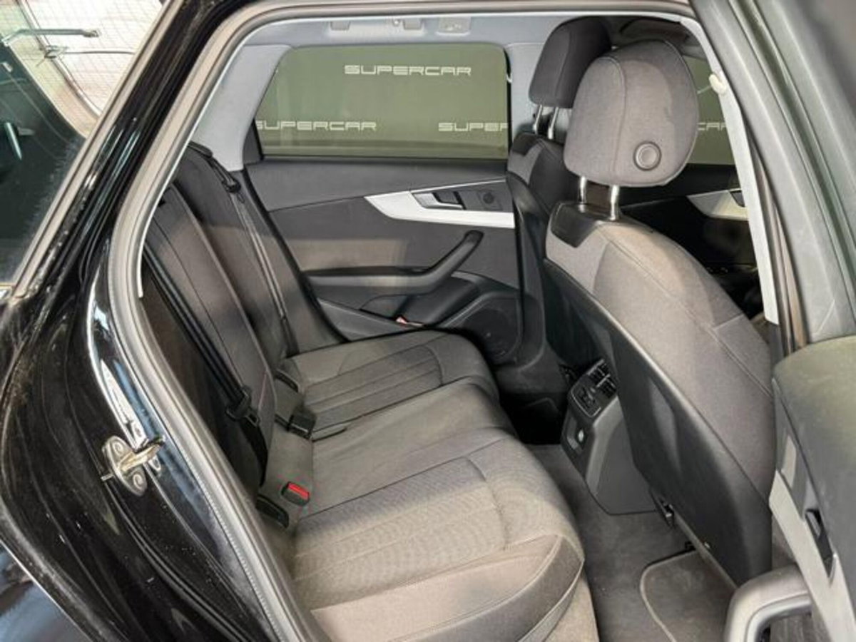 Audi A4 Avant 30 TDI/136 CV S tronic Business Advanced (11)