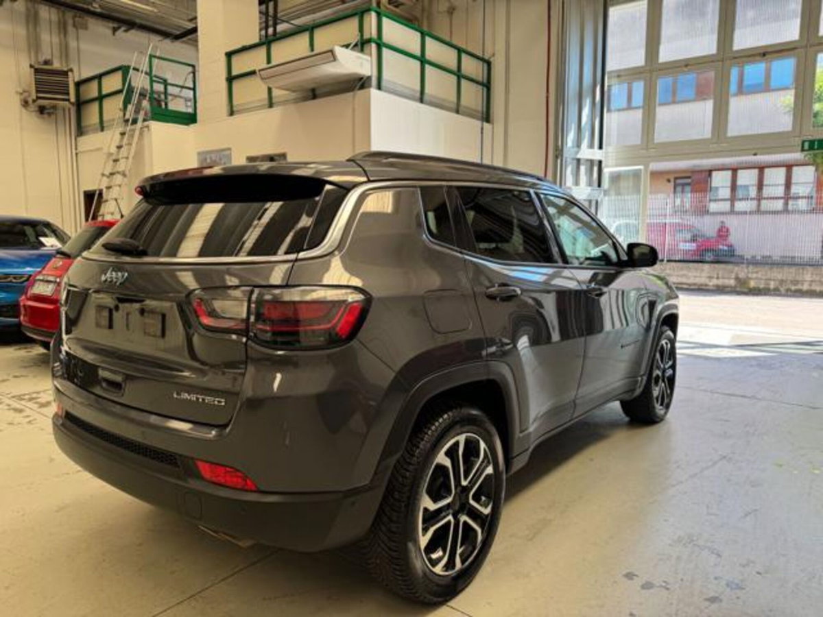 Jeep Compass 1.3 T4 190CV PHEV AT6 4xe Limited (3)