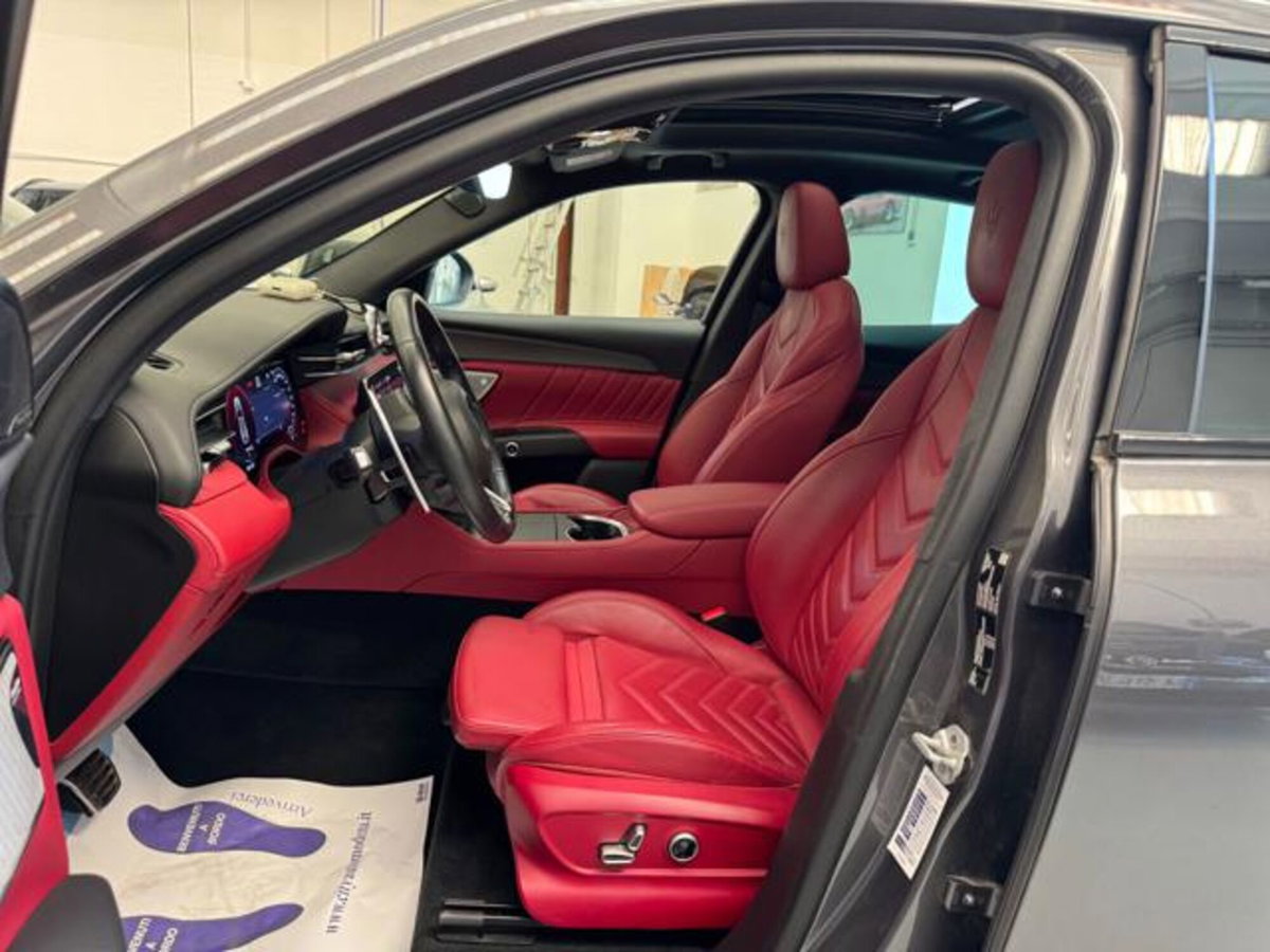 Maserati Grecale 3.0 V6 Trofeo 530cv auto (7)
