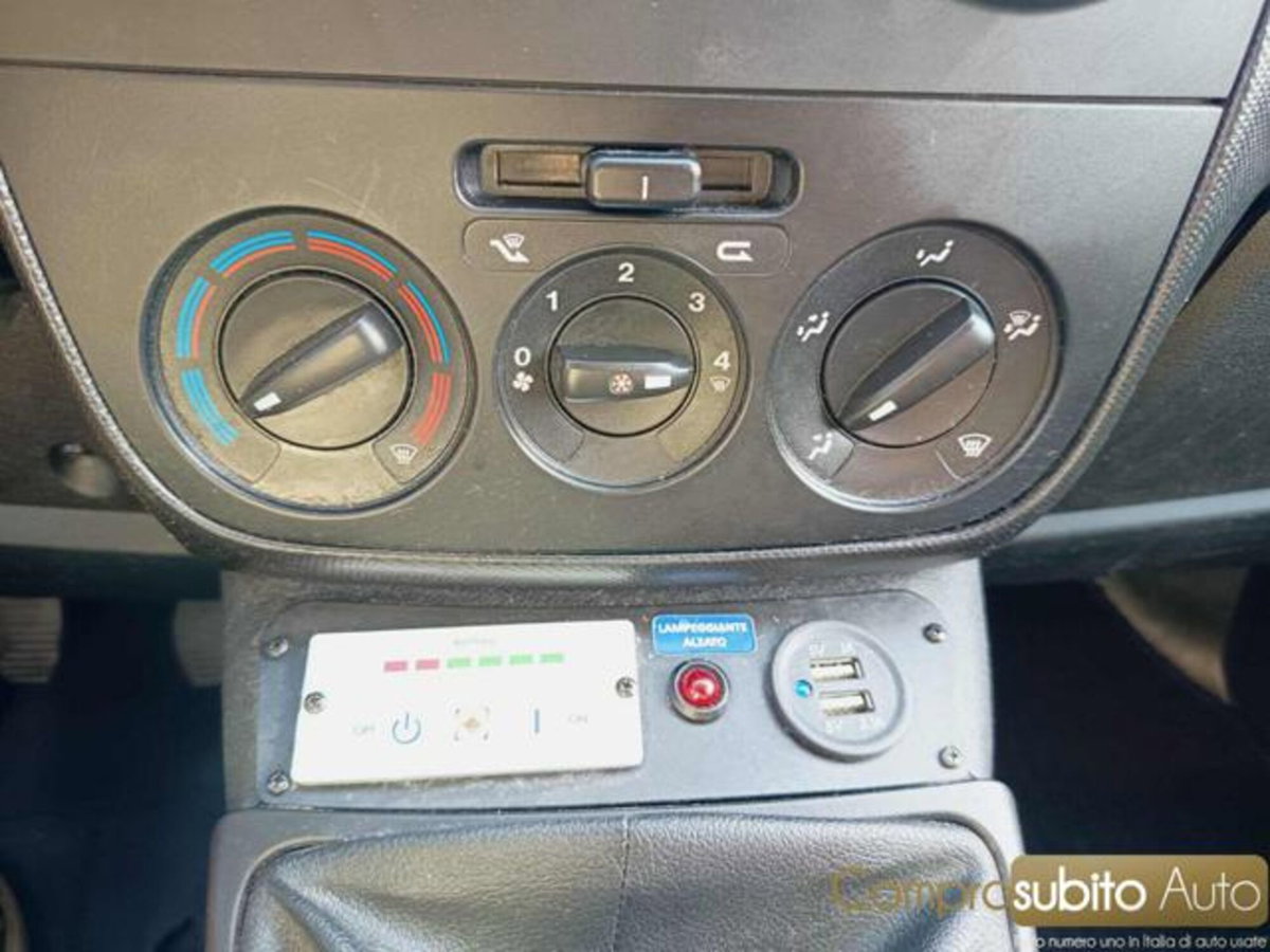 Fiat Fiorino 1.3 MJT 80CV Combinato (11)