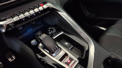 Peugeot 3008 PureTech Turbo 130 S&S EAT8 GT Line (12)