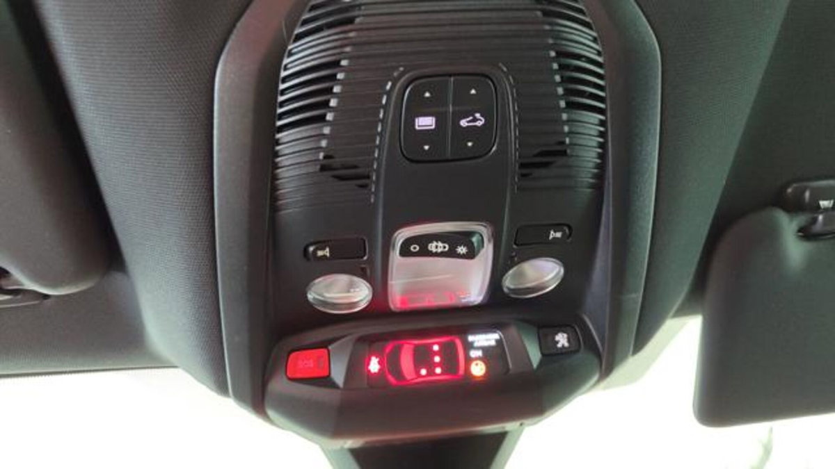 Peugeot 3008 PureTech Turbo 130 S&S EAT8 GT Line (15)