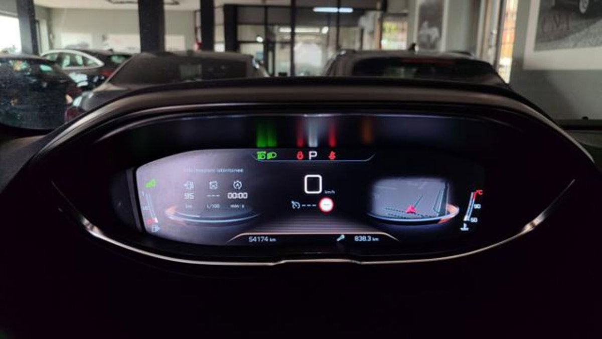 Peugeot 3008 PureTech Turbo 130 S&S EAT8 GT Line (9)