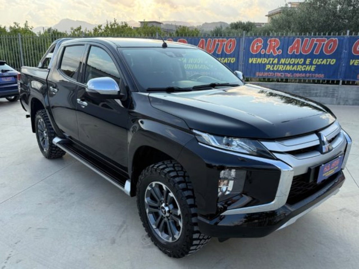 Mitsubishi L200 2.3 D Double Cab 4x4 Hurricane (3)