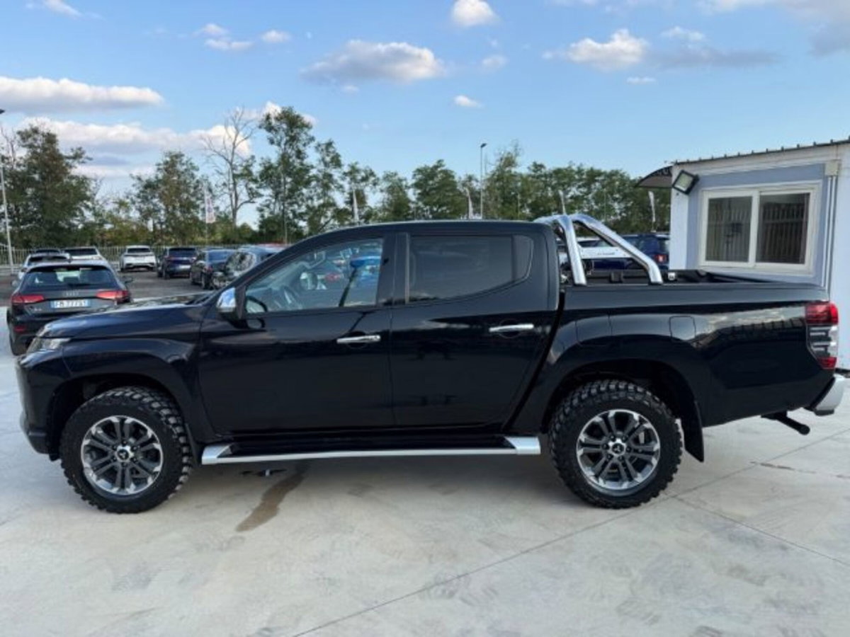 Mitsubishi L200 2.3 D Double Cab 4x4 Hurricane (4)