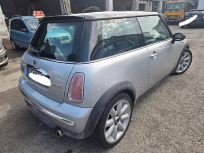 MINI Mini 1.6 16V Cooper (2)