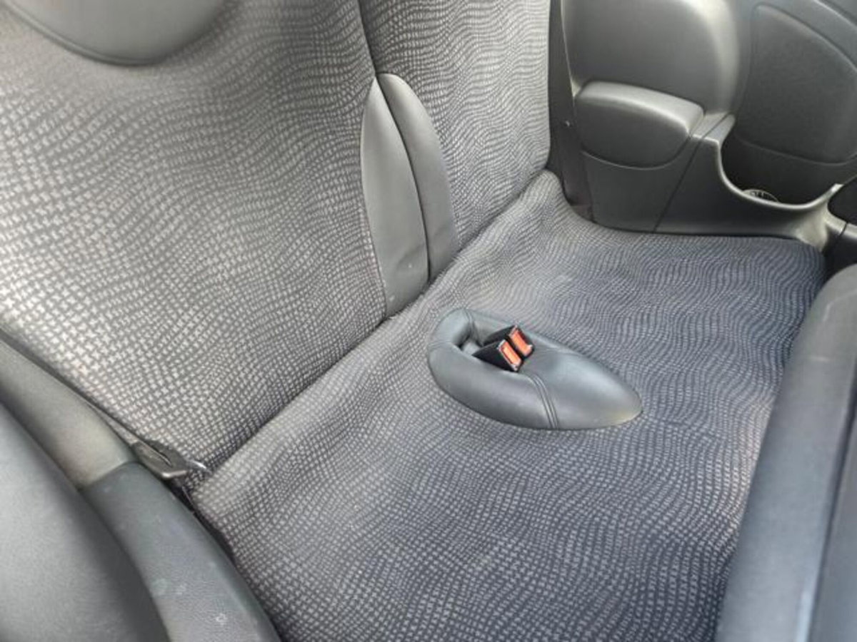 MINI Mini 1.6 16V Cooper (4)