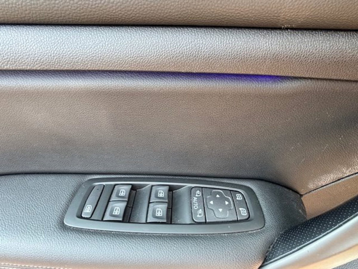 Renault Mégane TCe 140CV EDC FAP Executive (12)