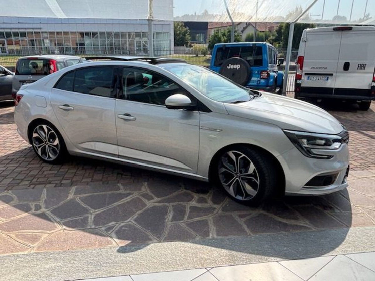 Renault Mégane TCe 140CV EDC FAP Executive (4)