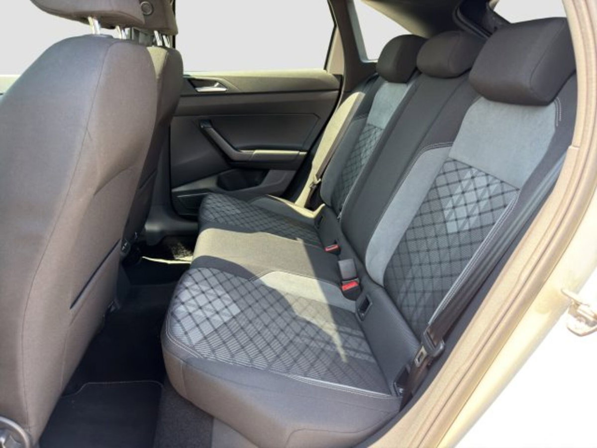 Volkswagen Taigo 1.0 TSI 110 CV DSG R-Line (11)