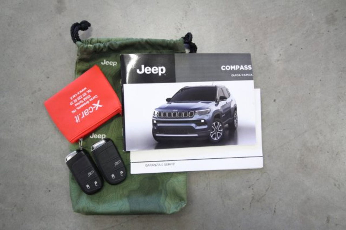 Jeep Compass 1.3 T4 190CV PHEV AT6 4xe Limited (18)