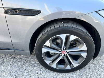 Jaguar F-Pace 2.0 D 204 CV AWD aut. R-Dynamic Black (11)