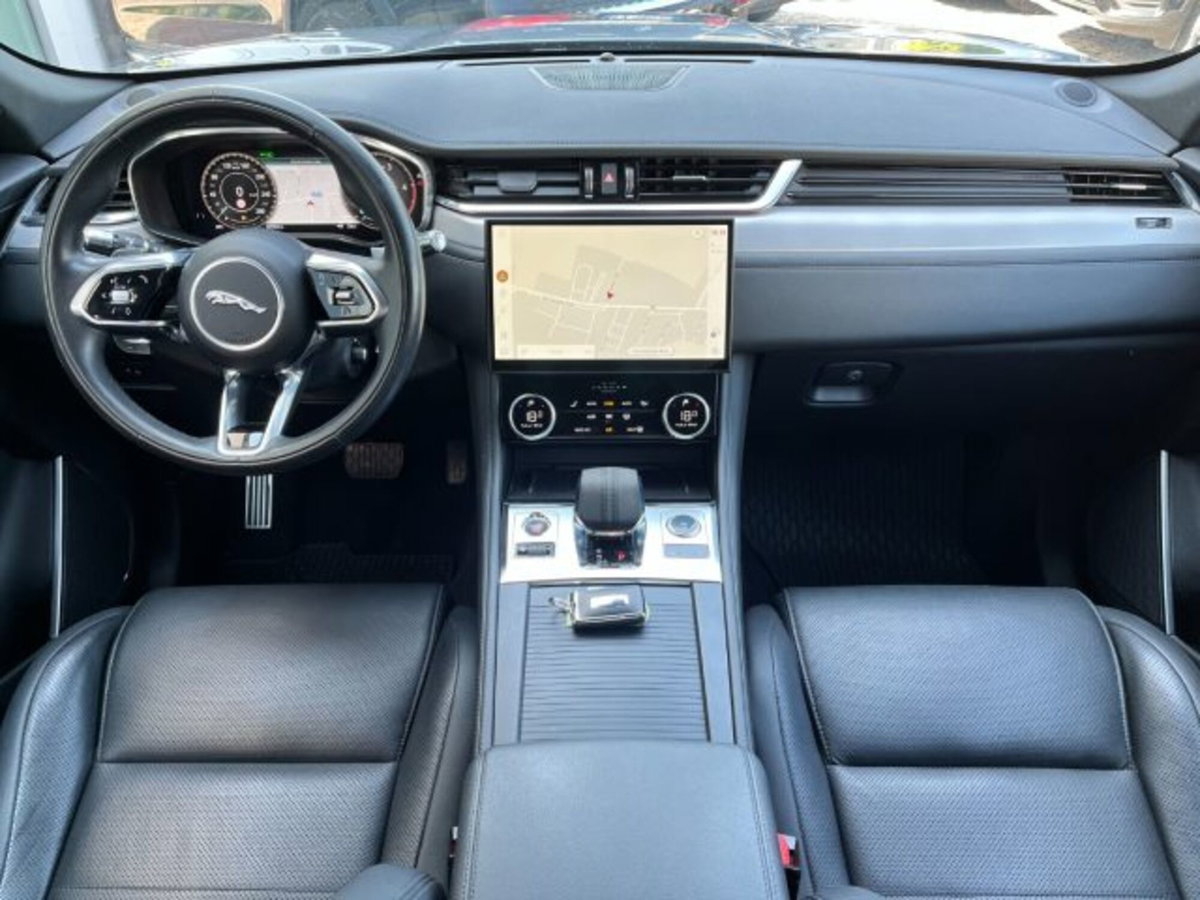 Jaguar F-Pace 2.0 D 204 CV AWD aut. R-Dynamic Black (6)