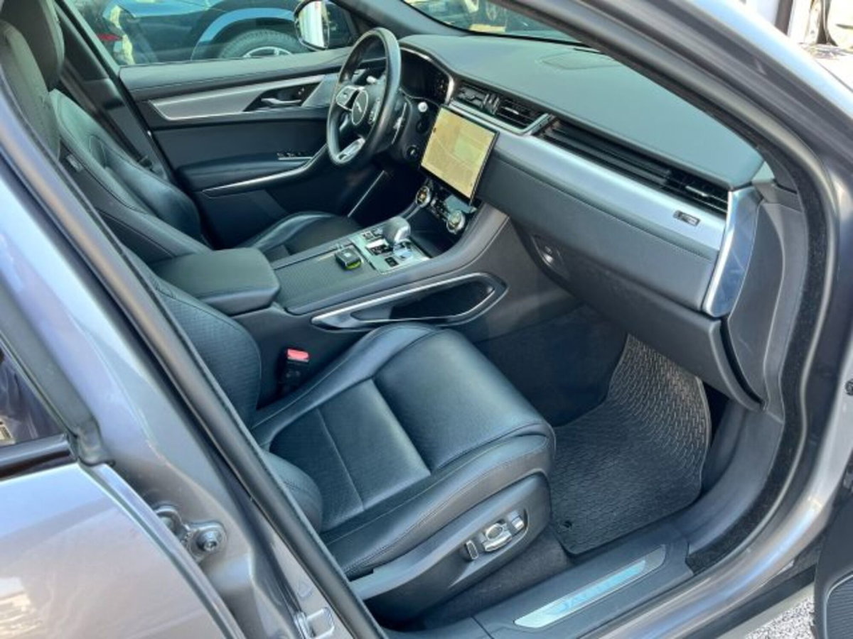 Jaguar F-Pace 2.0 D 204 CV AWD aut. R-Dynamic Black (8)