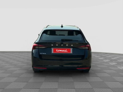 Skoda Octavia Station Wagon 2.0 tdi Executive 150cv dsg (4)