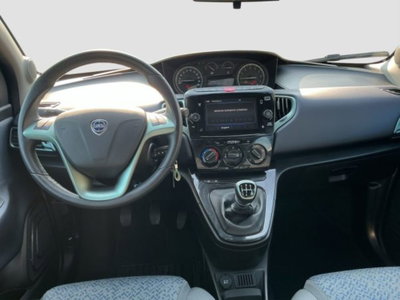 Lancia Ypsilon 1.2 69 CV 5 porte GPL Ecochic Alberta Ferretti (11)
