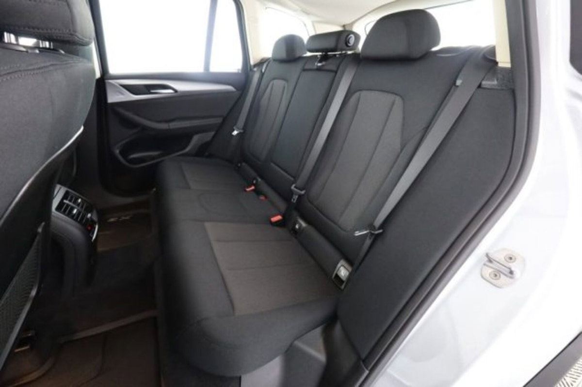 BMW X3 xDrive20d Business Advantage (3)
