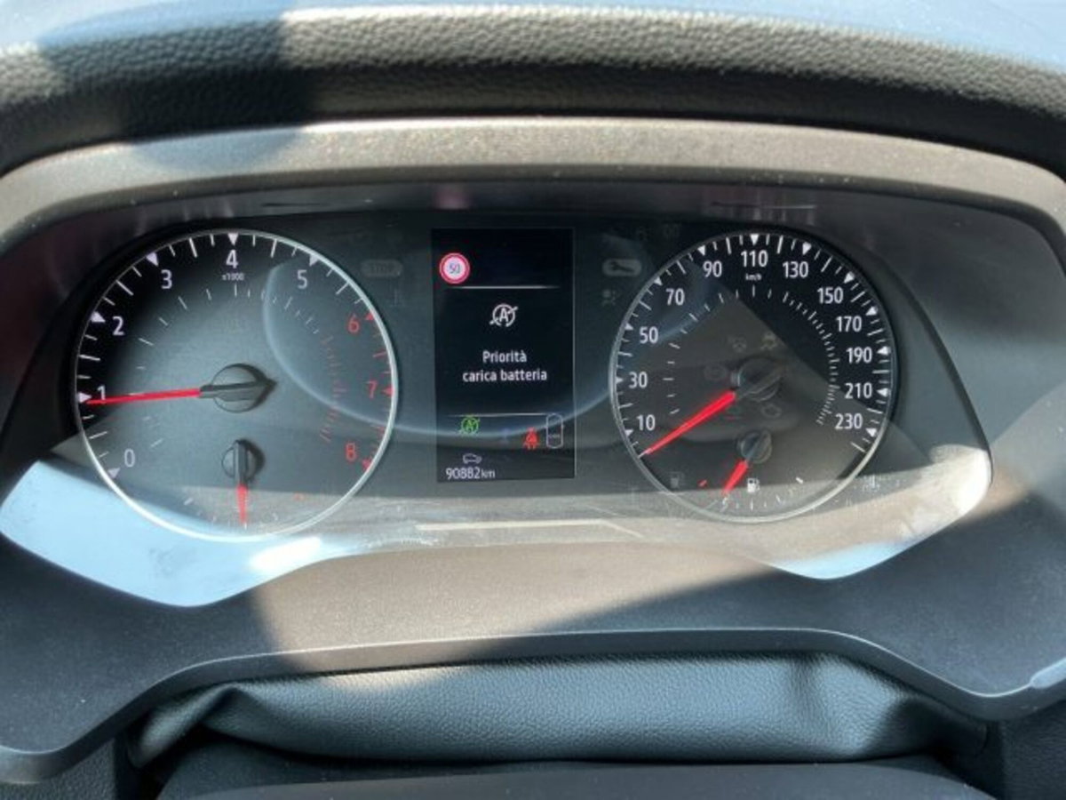 Renault Captur TCe 100 CV GPL FAP Business (12)