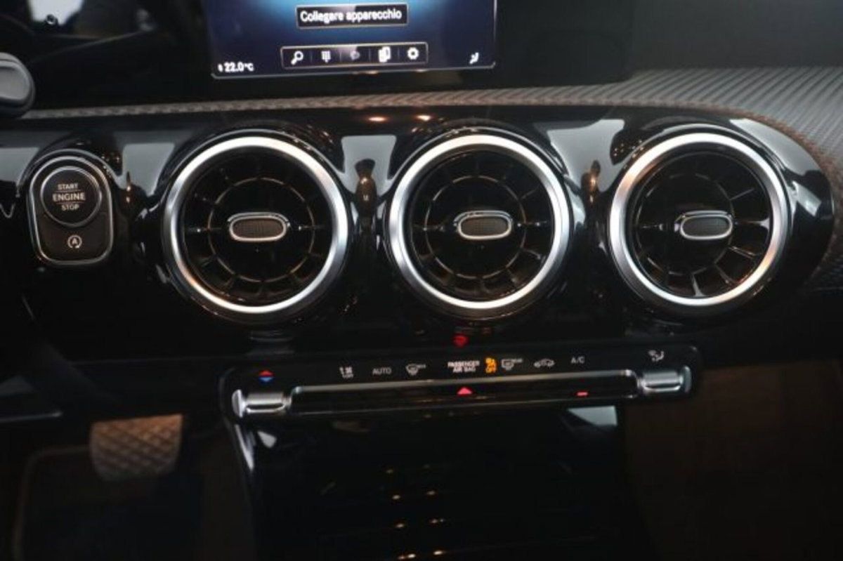 Mercedes-Benz Classe A 180 d Business Extra auto (13)