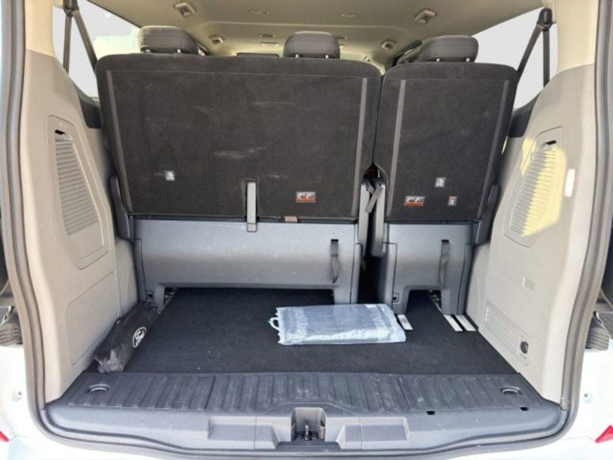 Ford Tourneo Custom 320 2.0 EcoBlue 170CV aut. PL Titanium (14)