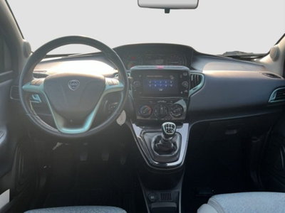 Lancia Ypsilon 1.0 FireFly 5 porte S&S Hybrid Ecochic Gold (11)