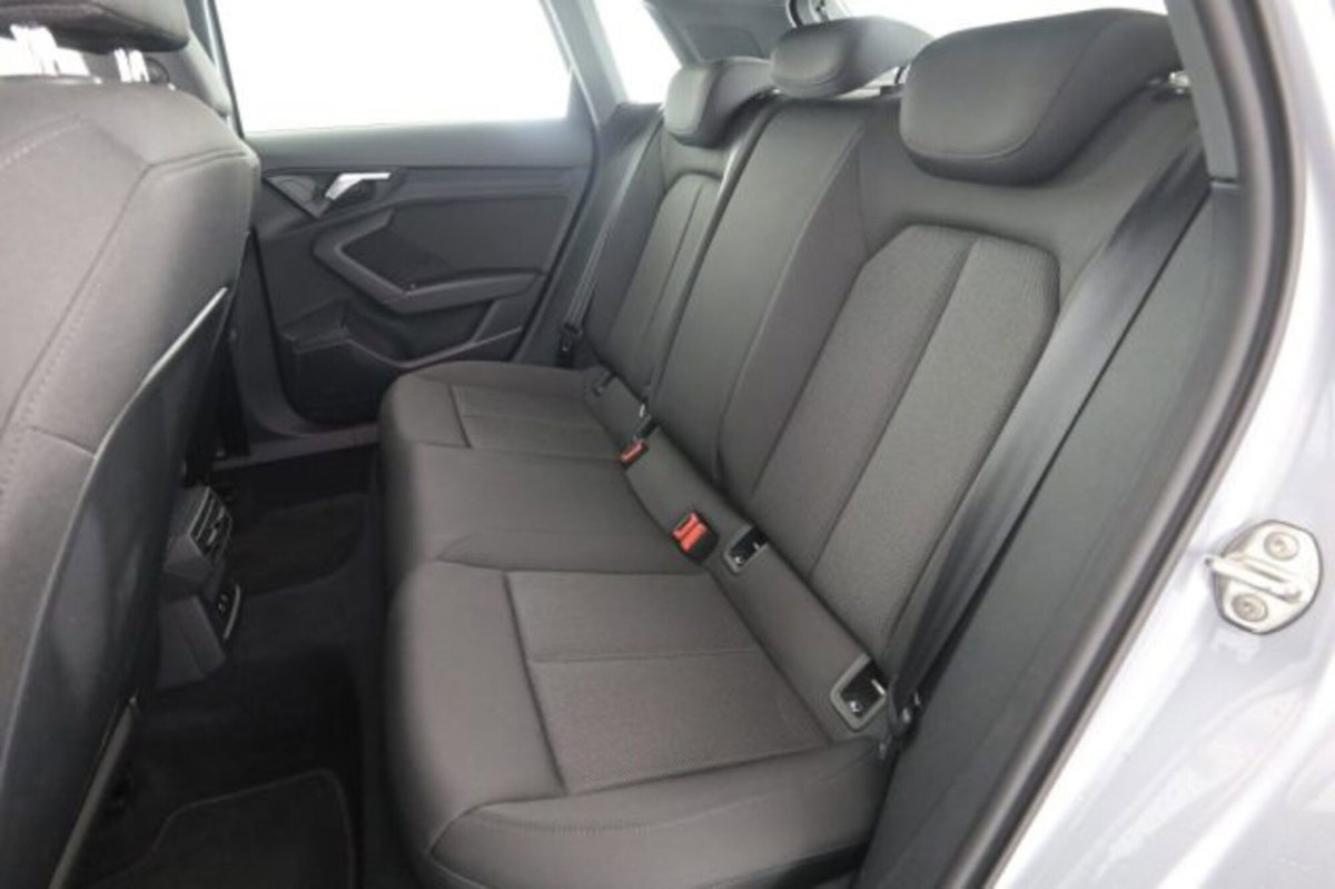 Audi A3 Sportback 30 TDI S tronic Business (3)