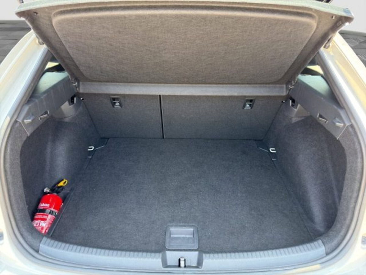 Volkswagen Taigo 1.0 TSI 110 CV DSG R-Line (14)