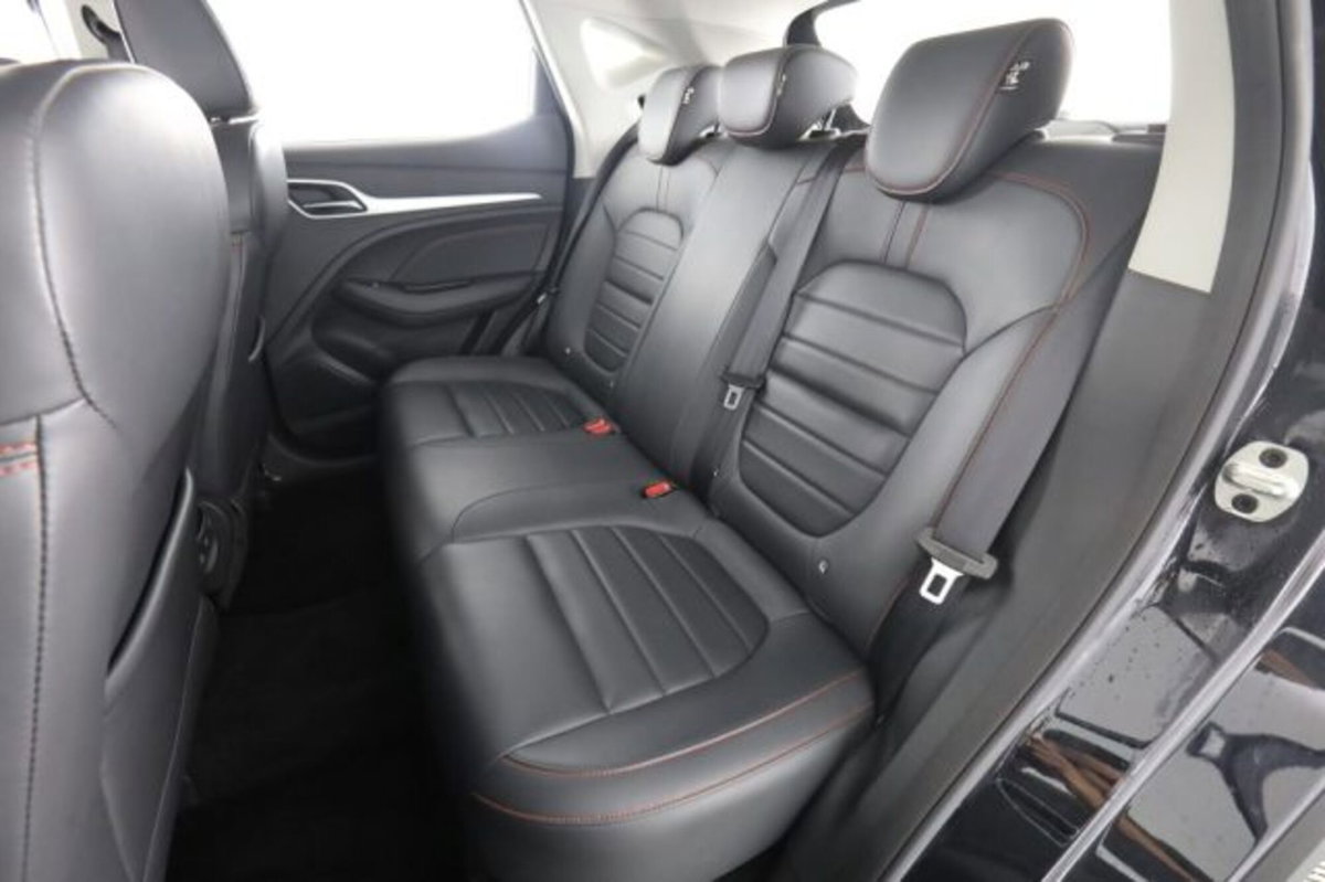 Mg ZS ZS 1.5 Luxury (3)