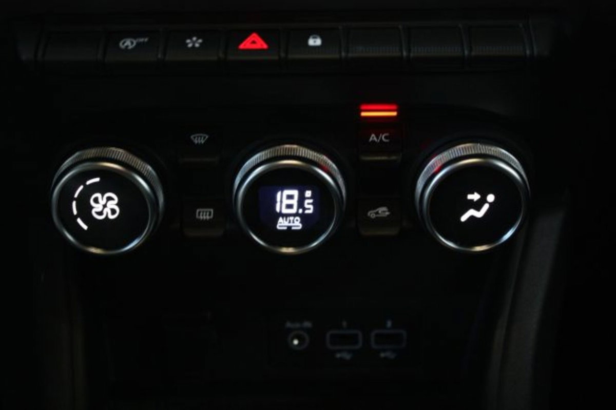 Renault Captur TCe 100 CV GPL FAP Intens (13)