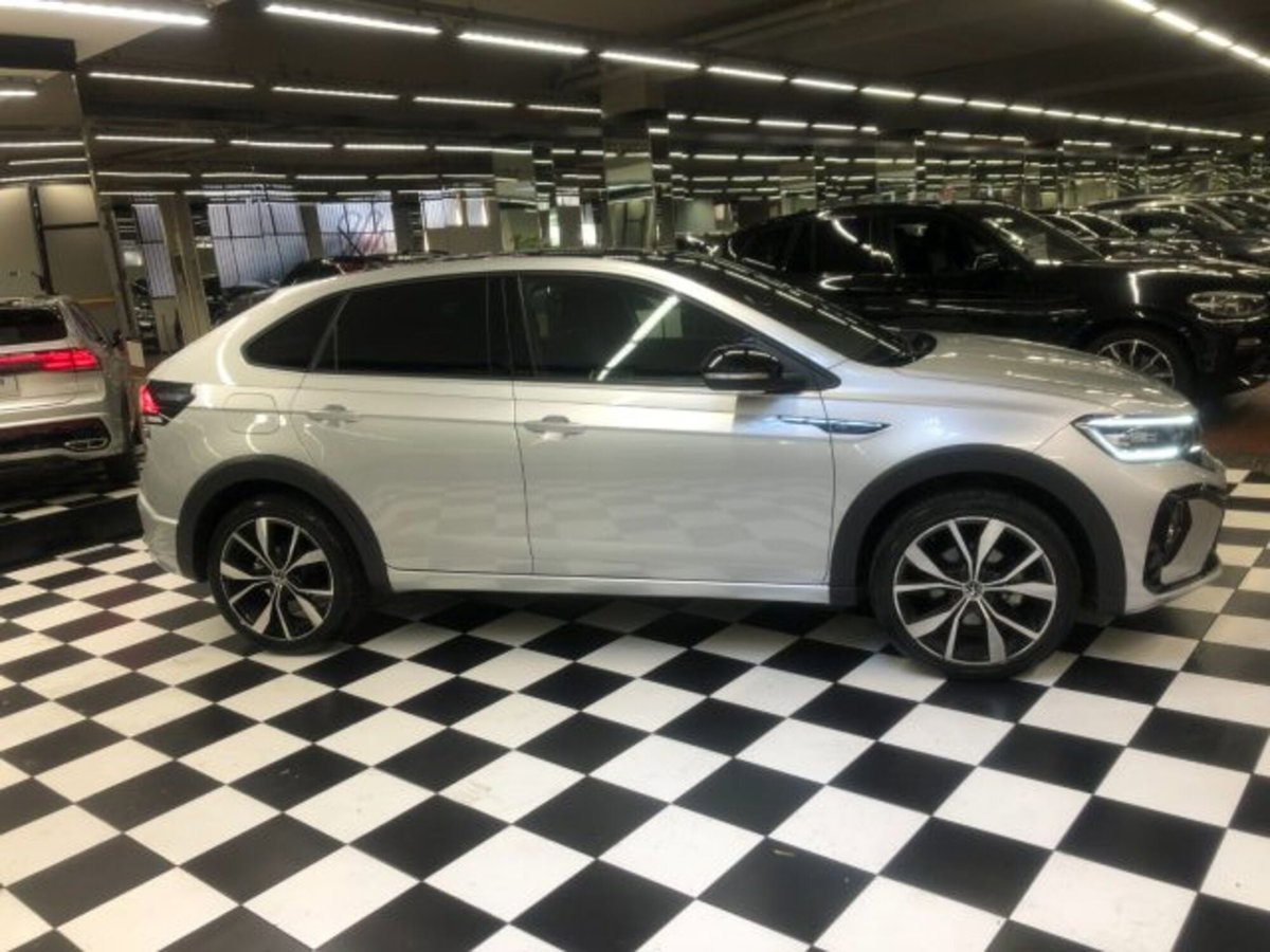 Volkswagen Taigo 1.0 TSI 110 CV R-Line (8)