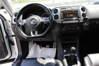 Volkswagen Tiguan 2.0 TDI DPF 4MOTION DSG R-Line (10)