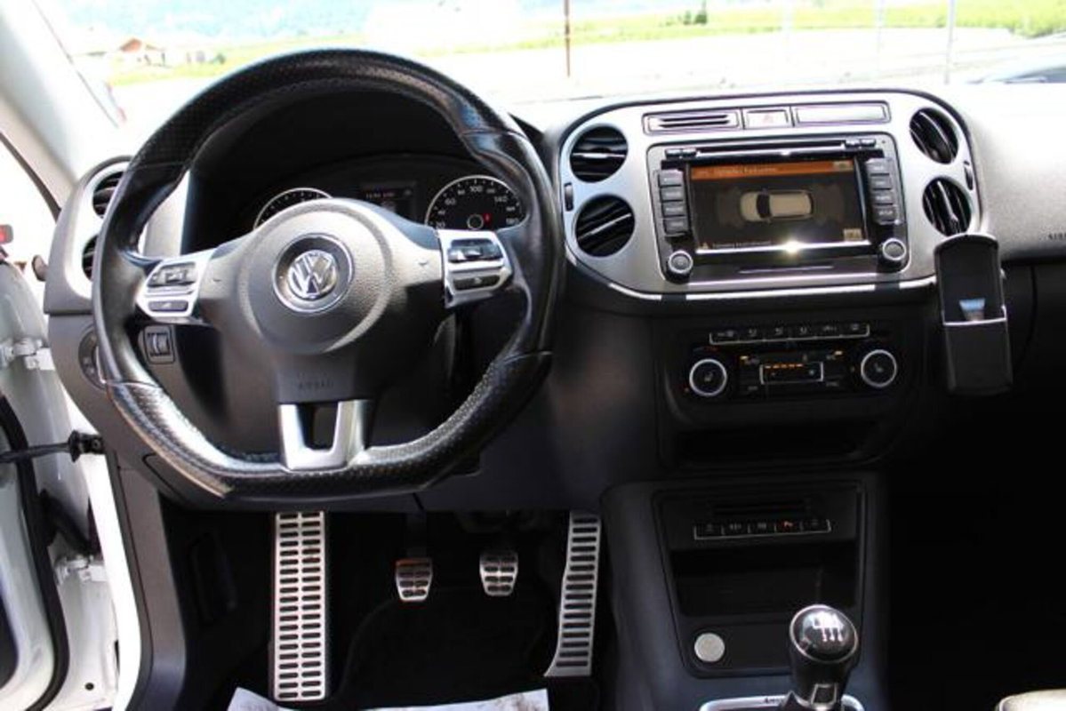 Volkswagen Tiguan 2.0 TDI DPF 4MOTION DSG R-Line (11)