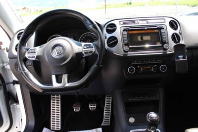 Volkswagen Tiguan 2.0 TDI DPF 4MOTION DSG R-Line (11)