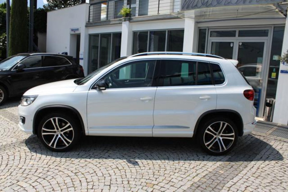 Volkswagen Tiguan 2.0 TDI DPF 4MOTION DSG R-Line (2)