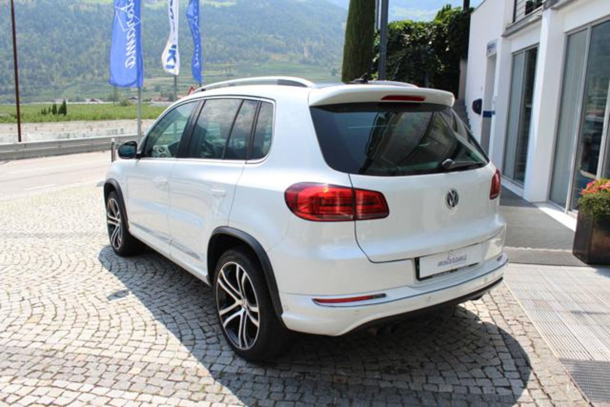 Volkswagen Tiguan 2.0 TDI DPF 4MOTION DSG R-Line (3)
