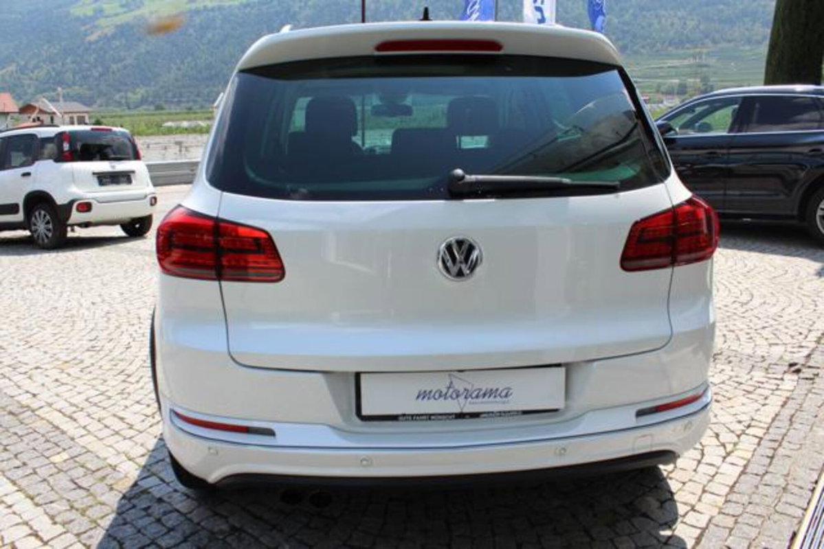 Volkswagen Tiguan 2.0 TDI DPF 4MOTION DSG R-Line (4)
