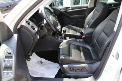 Volkswagen Tiguan 2.0 TDI DPF 4MOTION DSG R-Line (8)