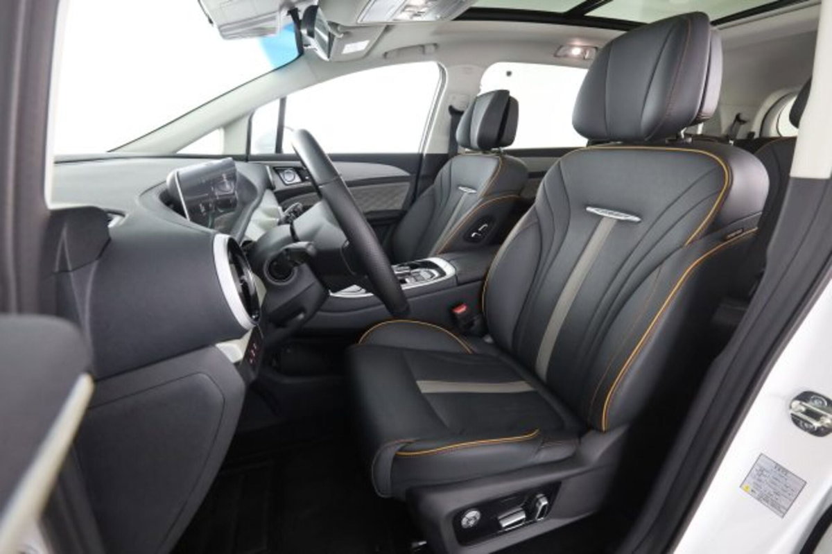 Forthing U-Tour U-Tour 1.5 auto 7p.ti (2)
