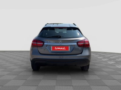 Mercedes-Benz CLA Shooting Brake 200 d Automatic Business (4)