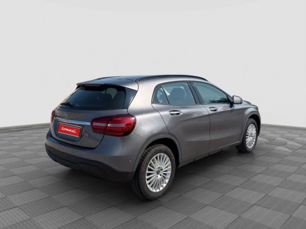 Mercedes-Benz CLA Shooting Brake 200 d Automatic Business (5)