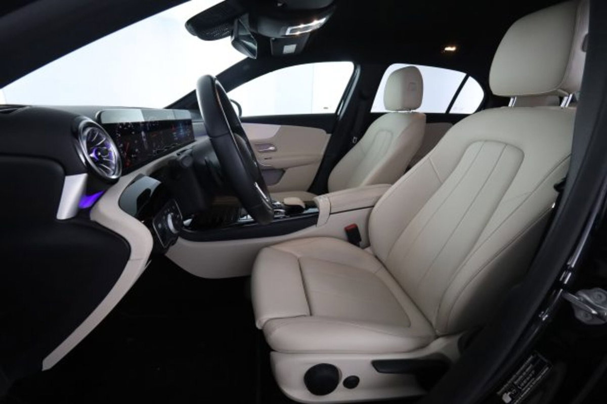 Mercedes-Benz Classe A 180 d Automatic Sport (2)