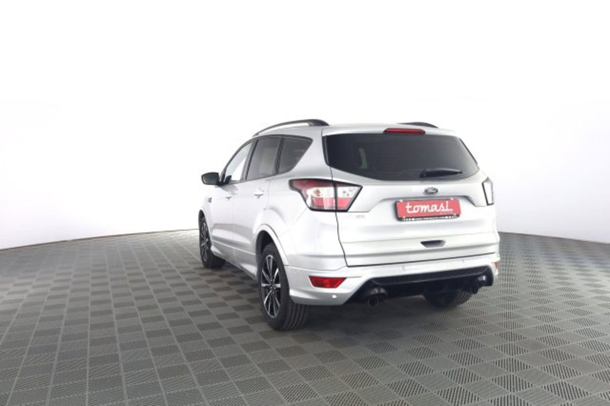 Ford Kuga 1.5 TDCI 120 CV S&S 2WD ST-Line (6)