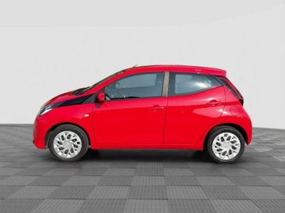 Toyota Aygo 1.0 VVT-i 72 CV 5 porte x-cool MMT (2)