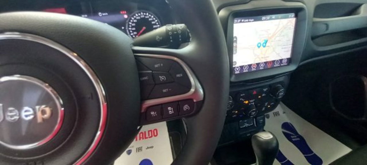 Jeep Renegade 1.3 T4 DDCT Limited (15)
