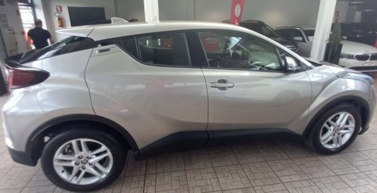Toyota Toyota C-HR 1.8 Hybrid E-CVT Trend (2)