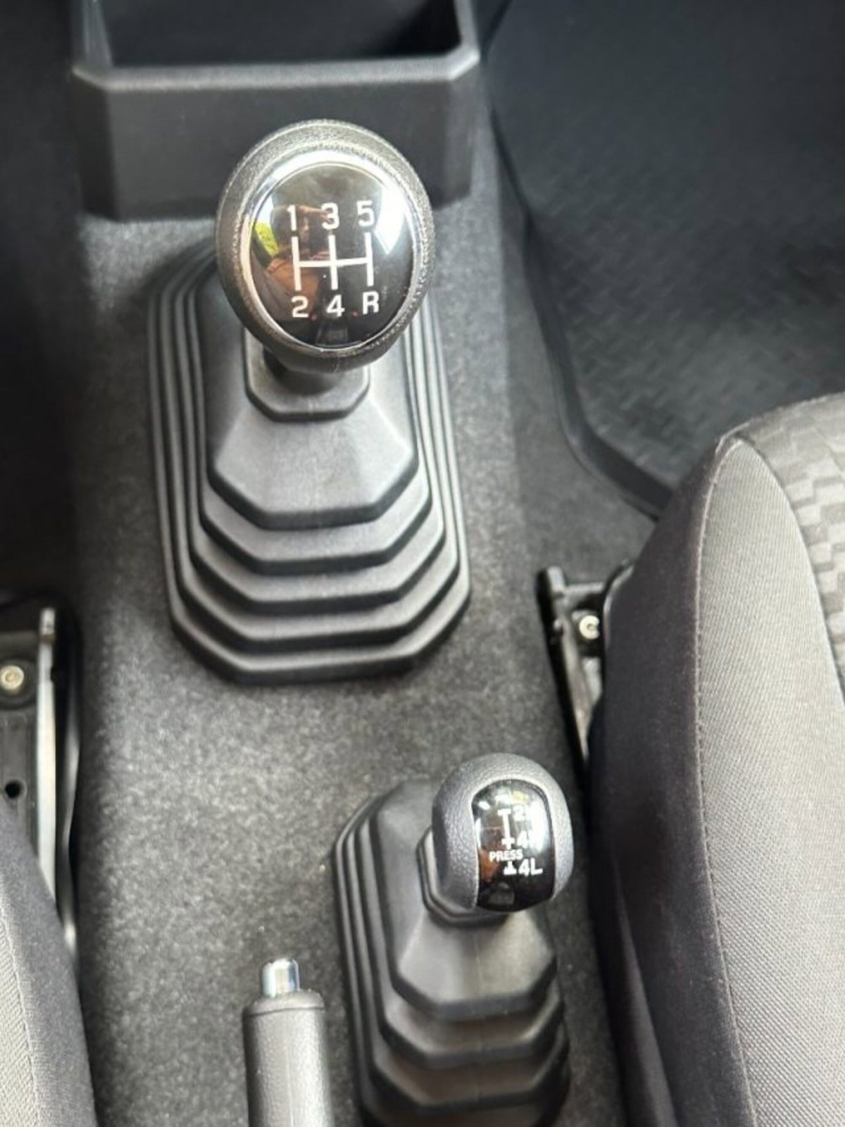 Suzuki Jimny 1.5 5MT Top (15)