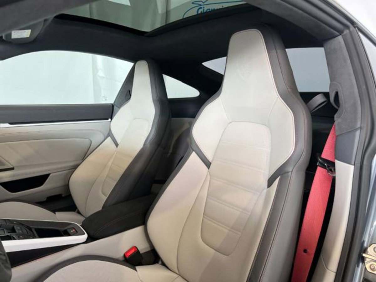 Porsche 911 Coupé 3.6 Carrera 4 GTS auto (12)