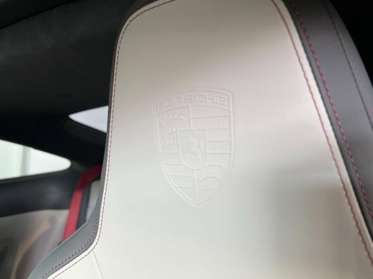 Porsche 911 Coupé 3.6 Carrera 4 GTS auto (14)