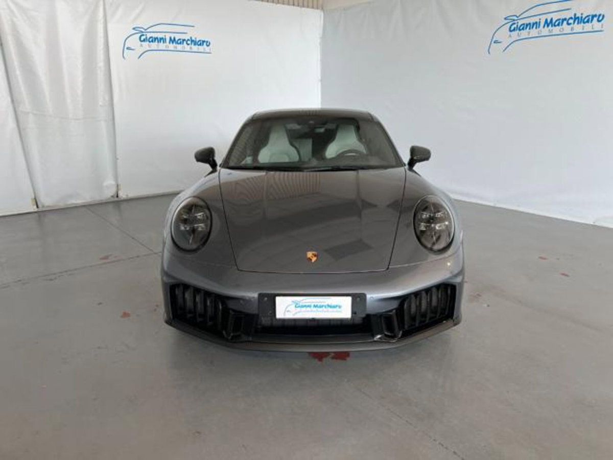 Porsche 911 Coupé 3.6 Carrera 4 GTS auto (2)